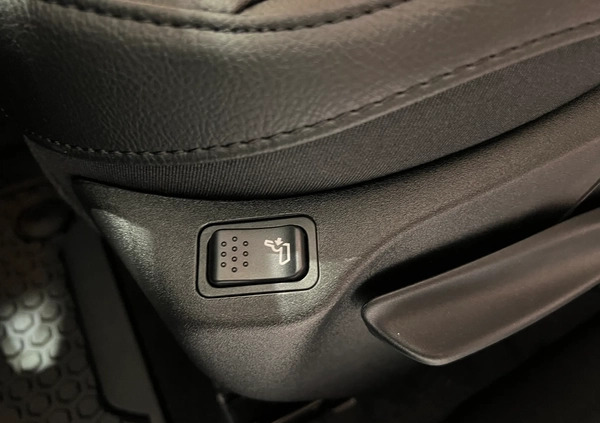 Jeep Compass cena 139825 przebieg: 5, rok produkcji 2023 z Wrocław małe 172